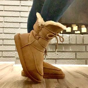 EMU Australia Women’s Sheepskin Lace Up Boot